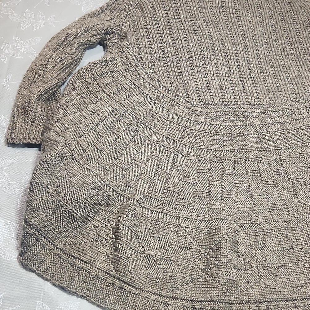 ESHA Cardigan - Picture 7 of 7